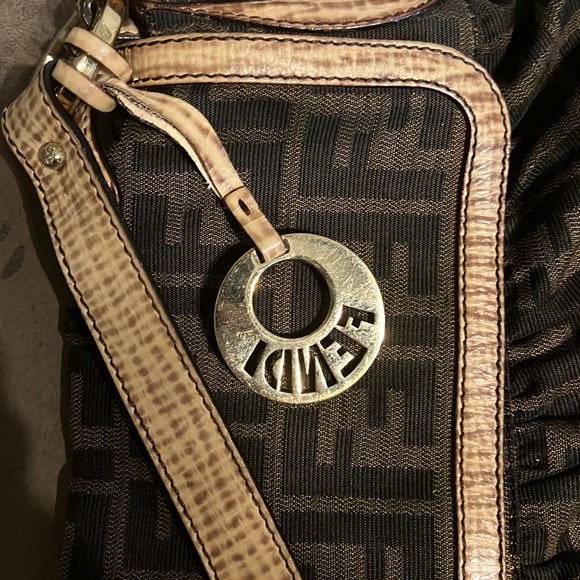 Designer Fendi shoulder bag - Picture 4 of 4